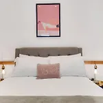 Signature Studio Marble Arch