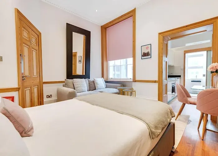 Signature Studio Marble Arch